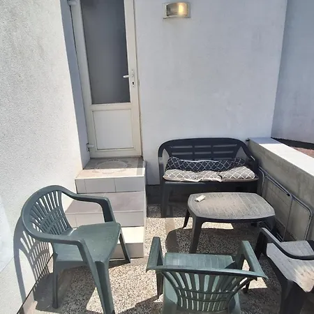 Newly Two Bedroom דירה