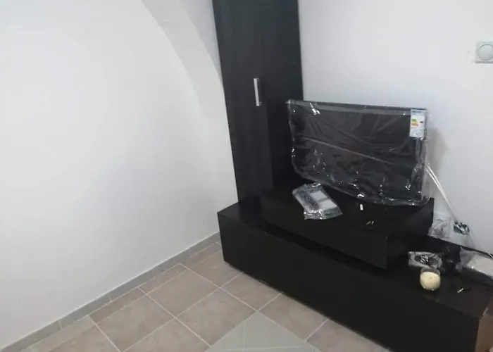 Newly Two Bedroom סקופיה